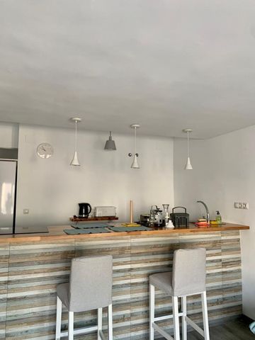 Middle Floor Studio · El Paraiso - Photo 5