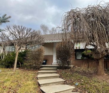 For Lease - 561 Weir Avenue, Oakville, Ontario - Photo 1