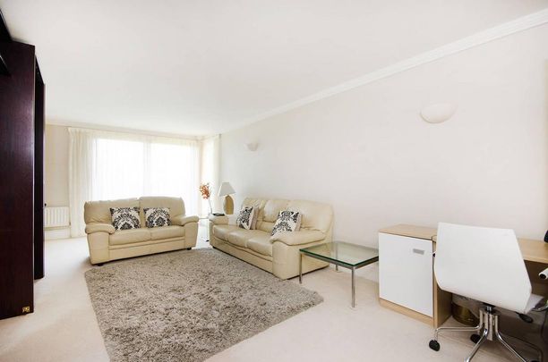 3 bedroom flat to rent - Photo 1
