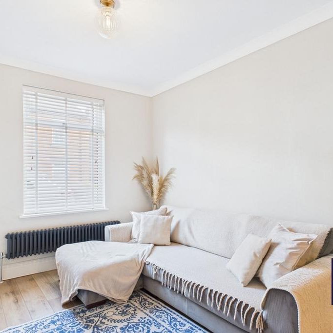 2 bedroom property to rent - Photo 1