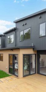 Beautiful spacious family home - Photo 4