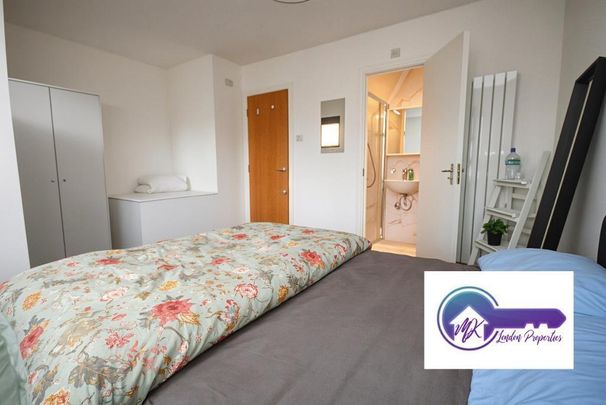 1 bedroom in a flat share to rent - Photo 1