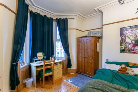 3 bedroom flat to rent - Photo 2