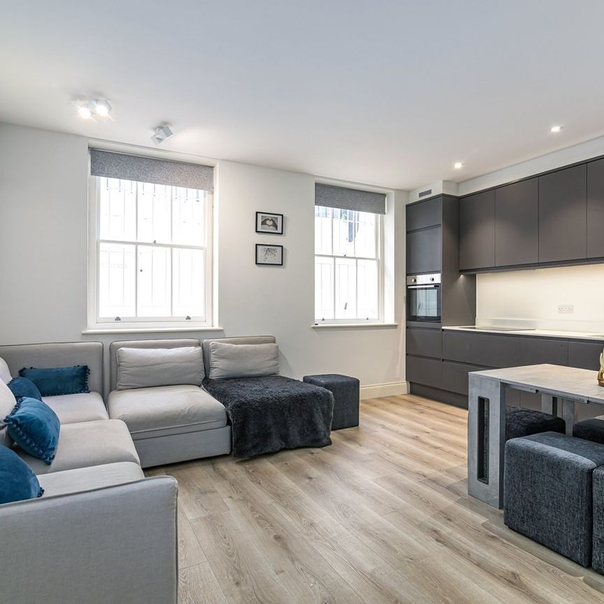 2 Bed Flat, Charlwood Street, SW1V - Photo 1