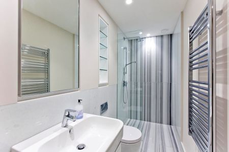 Dyer's Building, Pink Mews, London - Photo 2