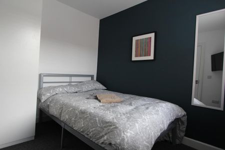 7 bedroom terraced house to rent - Photo 3