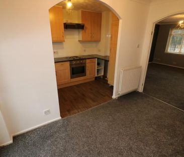 3 bedroom semi-detached house to rent - Photo 5