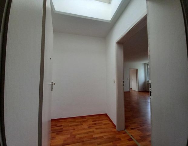 2-Zimmer Wohnung in saniertem Stadthaus im Zentrum von Crimmitschau - Photo 1