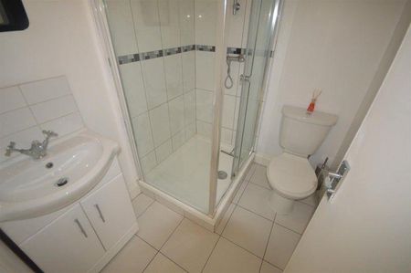 House share to rent - Photo 3