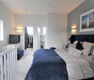 3 bedroom semi-detached house to rent - Photo 2