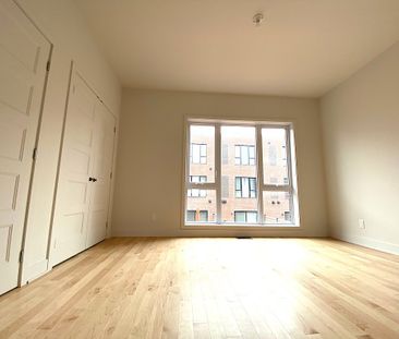 1042 Rue Jacqueline Sicotte Montréal (LaSalle), QC H8N - Photo 1