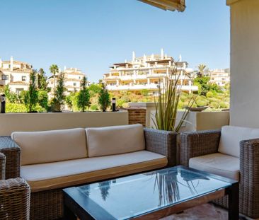 Middle Floor Apartment in Benahavís - Photo 1