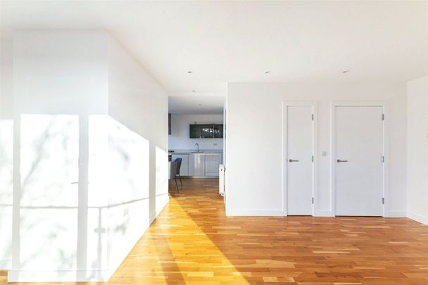 Blackwall Lane, Greenwich, London, SE10 flat to rent - Photo 1