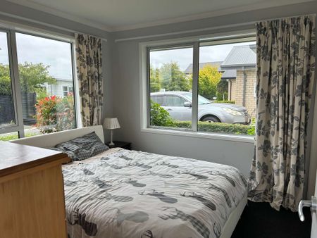 Tidy 3 Bedroom 2 Bathroom Townhouse - Photo 4