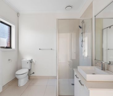 Modern Comfort Meets Architectural Style in Fawkner - Photo 5
