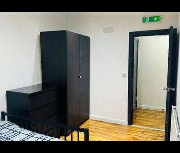 Room in a Shared House, Oaklands Park Avenue, IG1 - Photo 2