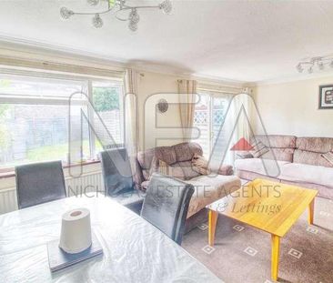 Quantock Avenue, Caversham Park Village, Reading, RG4 - Photo 2