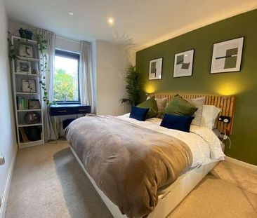 Leacroft, Staines-upon-thames, Surrey, TW18 - Photo 3