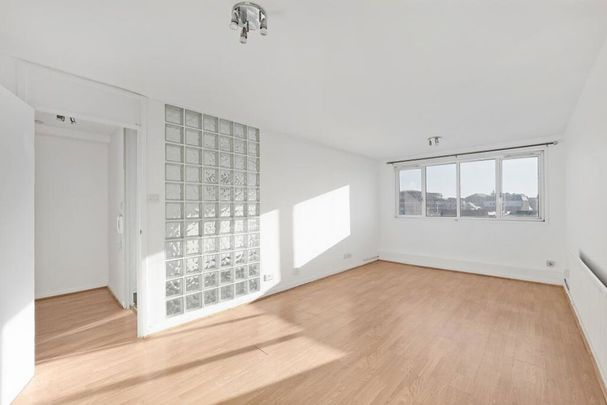 Room in a Shared Flat, Fulmer House, NW8 - Photo 1