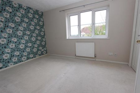 3 bedroom end of terrace house to rent - Photo 4