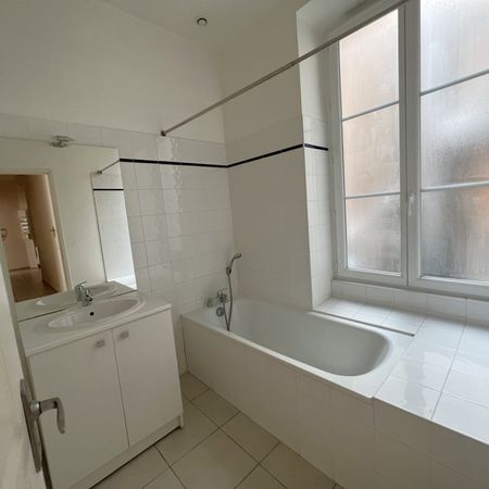 APPARTEMENT T3 A LOUER - LYON 3EME ARRONDISSEMENT - 58.89 m2 - 934 € charges comprises par mois - Photo 4