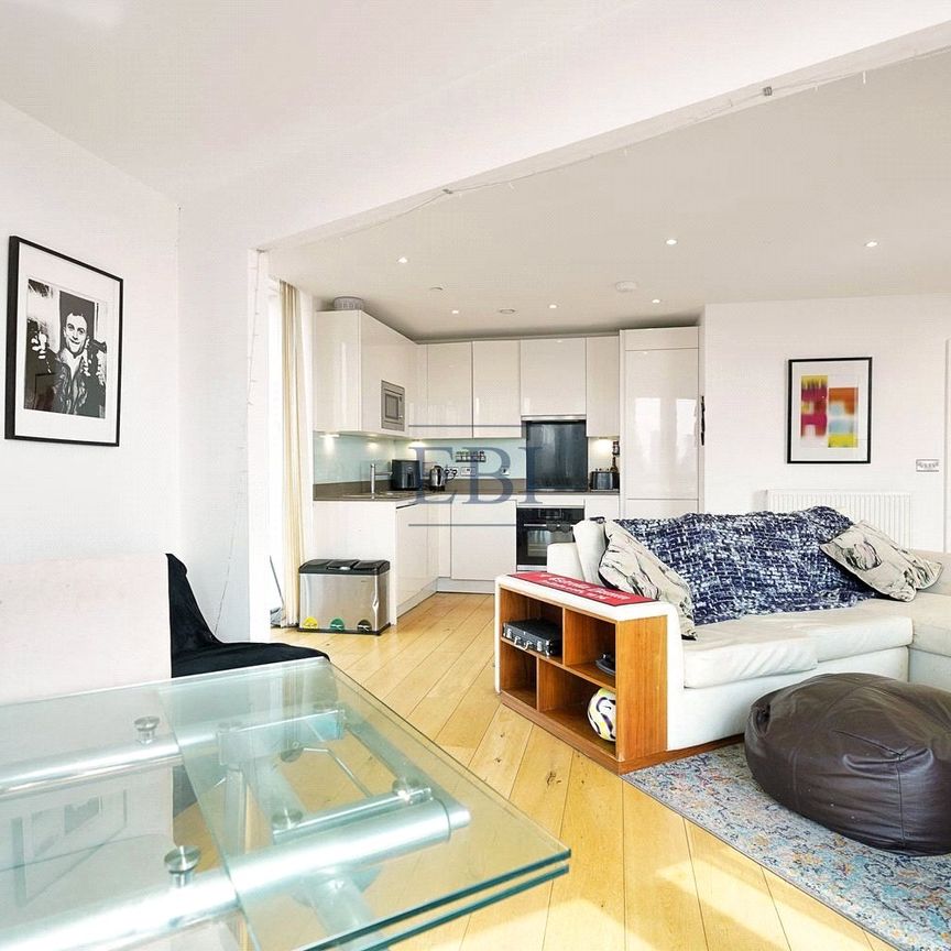 Ambassador Building, 5 New Union Square, SW11 7BP - Photo 1