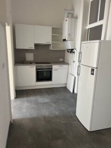 Altbauschönheit: WG-HIT - 60m² Wohnung, 3 Zimmer getrennt begehbar, hohe Räume, gepflegt, HP, Gas Etagenheizung- UNINÄHE! Ab sofort zu vermieten - Photo 5