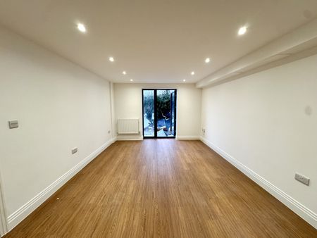 Barge Drive, Greater London, UB2 - Photo 5