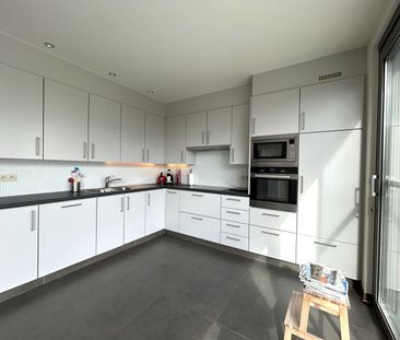 Instapklare woning met zonnige tuin te Rumbeke (Roeselare)! - Photo 5