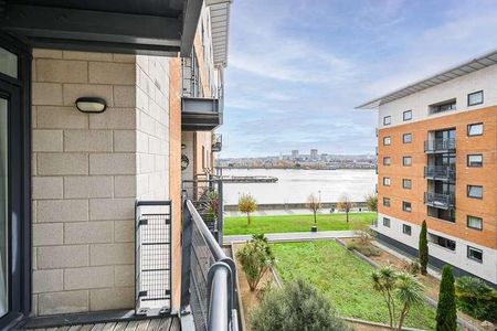 Sheerness Mews, Silvertown, E16 - Photo 2