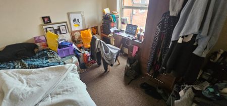 8 Bed - 171 Kirkstall Lane, Headingley, Leeds - LS6 1EJ - Student - Photo 3