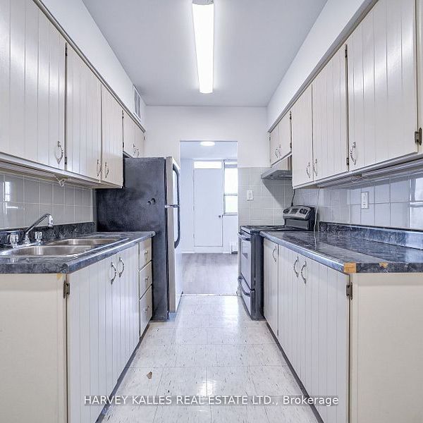 For Lease - 2000 Sheppard Avenue Unit# 2011, Toronto, Ontario - Photo 1