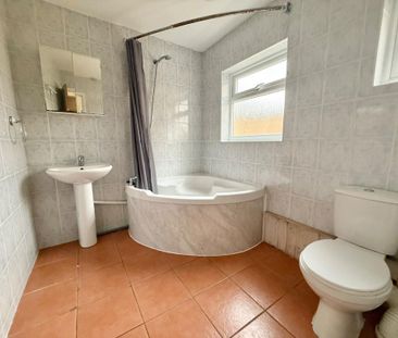 3 bedroom terraced house to rent - Photo 6