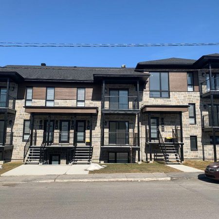 Appartement Grand 3 1/2 à Laval à louer - Photo 4