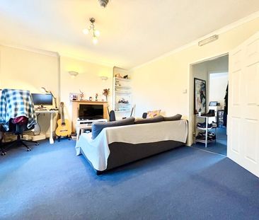 Baker Street, Reading Baker Street, Reading - Photo 1