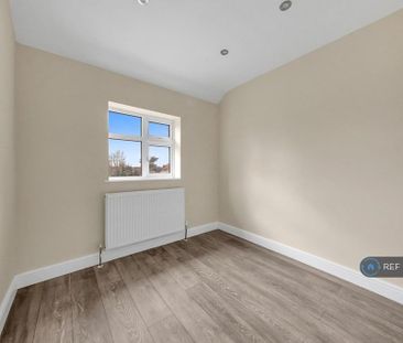 5 bedroom semi-detached house to rent - Photo 6