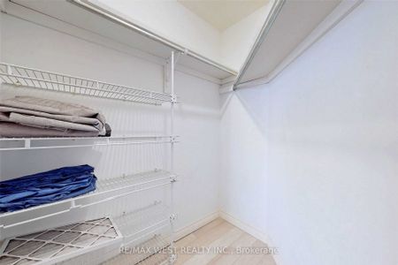 For Lease - 555 Yonge Street Unit# 604, Toronto, Ontario - Photo 4