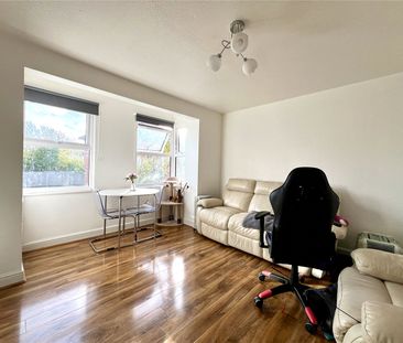 Springside Court, Josephs Road, Guildford, Surrey, GU1 1BT - Photo 3
