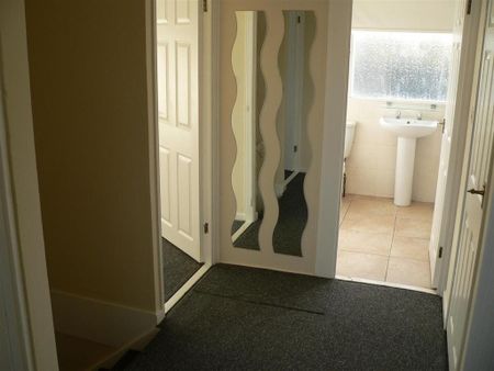 3 bedroom terraced house to rent - Photo 5