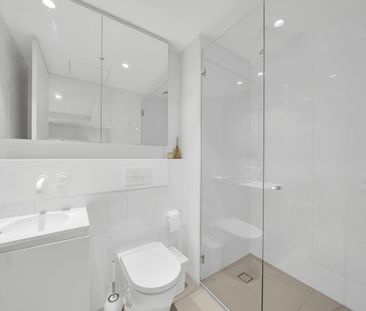 Fully Furnished 2-Bedroom Apartment in Prime South Yarra Location - Photo 2