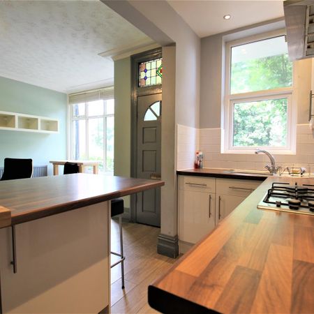 4 bedroom terraced house to rent - Photo 3