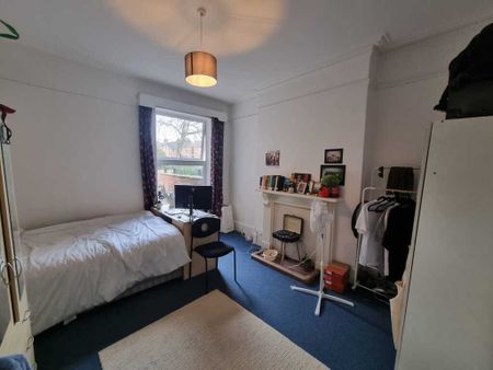 7 Bed Student Accommodation - Photo 5