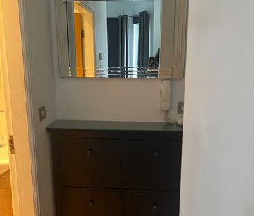 Room in a Shared House, Brentwood, M6 - Photo 6