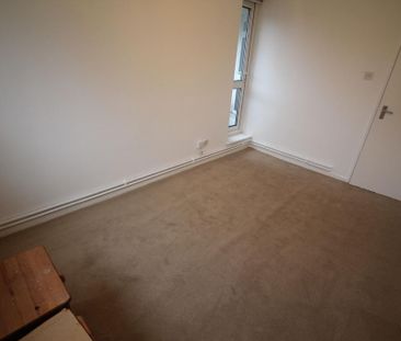 3 bedroom flat to rent - Photo 2