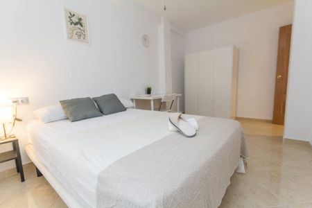 Calle Nazareno, Málaga, Andalusia 29014 - Photo 5