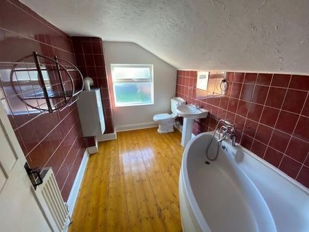 2 bedroom terraced house to rent - Photo 3
