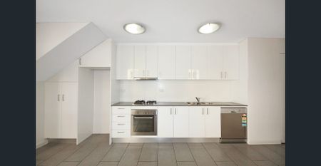 Stylish Apartment in a Prime Location - Photo 2