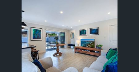 Hamptons-Inspired Elegance in a Peaceful Carina Pocket - Photo 4