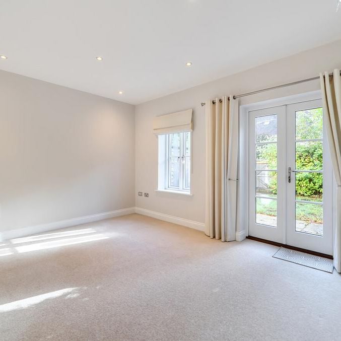 2 bedroom semi-detached house to rent - Photo 1