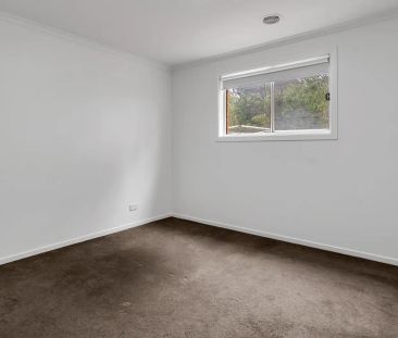 Modern home in Derrimut - Photo 4